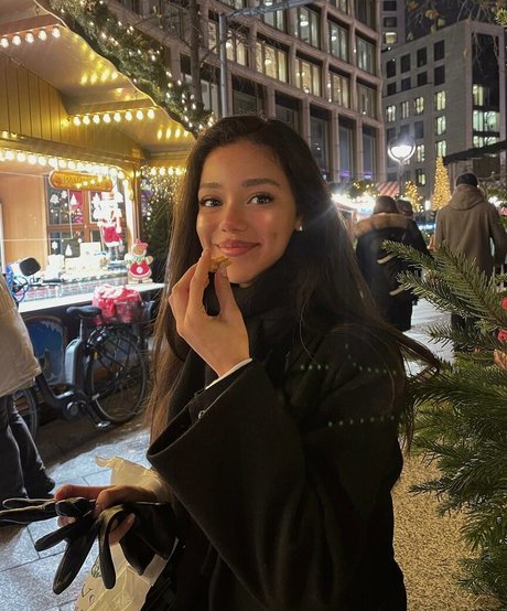 Dina Denoire HDスター 写真