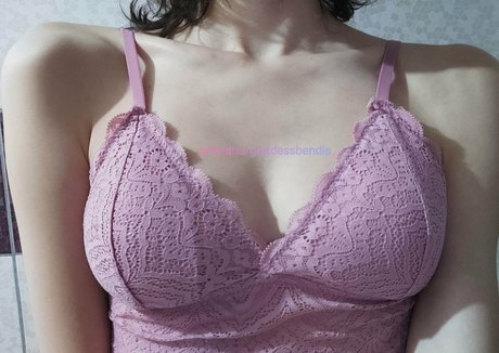 エモな痴女オンリーファンズ HD 画像