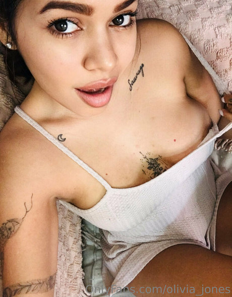 olivia jones2 プロフィール写真