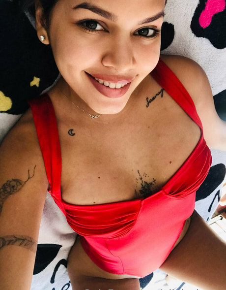 アウトドア 熟女 オンリーファンズ ホットセクシー ギャラリー