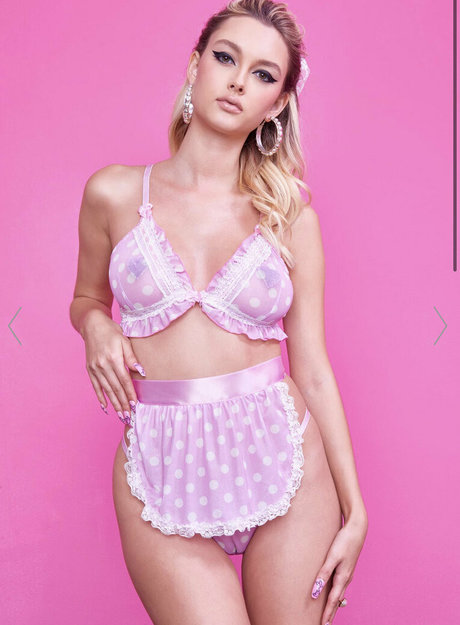 金髪の筋肉オンリーファンズ アート裸 画像