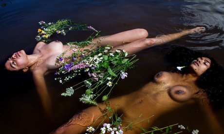 ミラーセルフィーオンリーファンズ えろた 写真