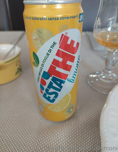 lalollymoni ヌードのポルノスター 写真