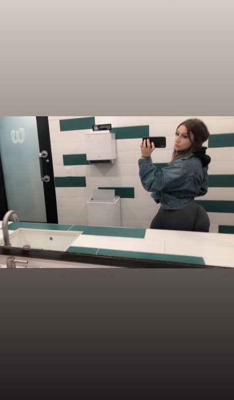 フェイシャルオンリーファンズ 美しいヌード 画像