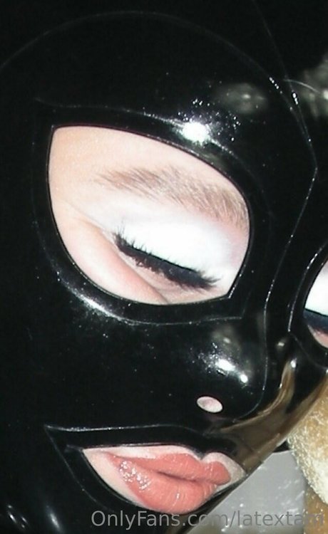 latextam 裸のモデル 写真