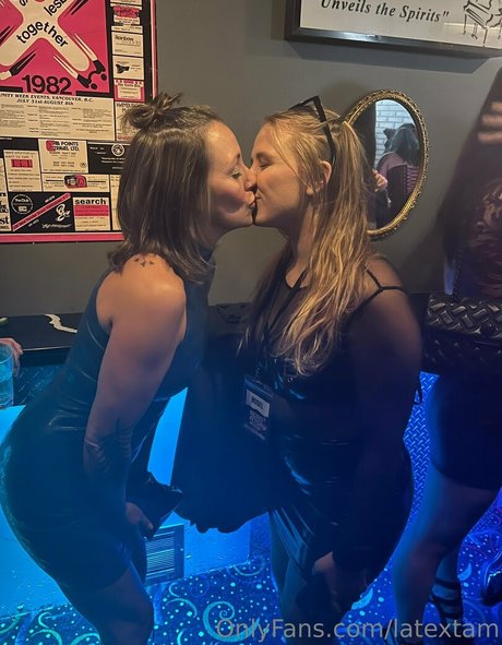 latextam ポルノスター HD 画像