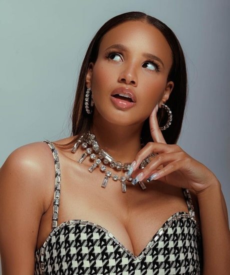 Ashley Nicole Williams トップ女優 画像