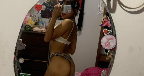 Tガールオンリーファン 無料裸 画像