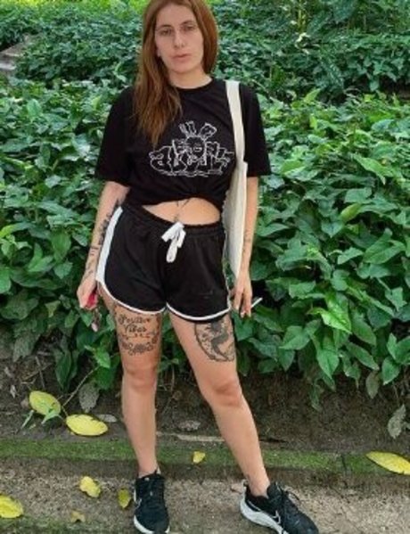 exvadiacareca 女優 画像