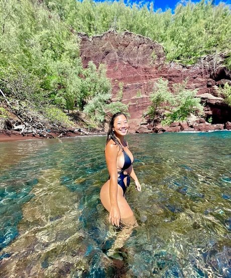 Alyssa Waki スター ヌード 画像