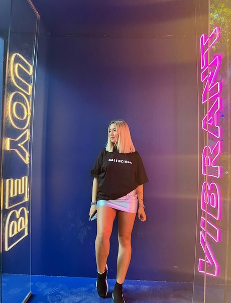 emillysteelefree ポルノスター 独占 画像