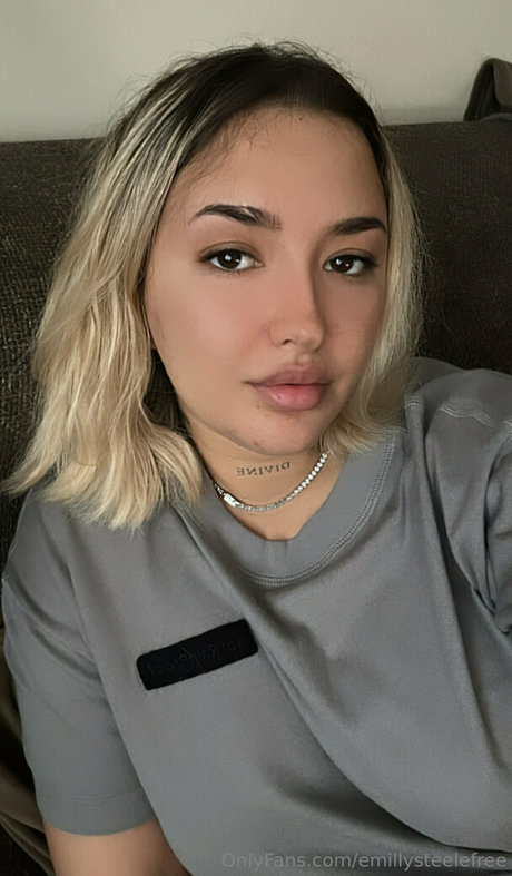 emillysteelefree セクシーモデル 画像