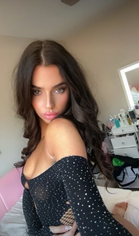 Brooke Bell 裸モデル 写真