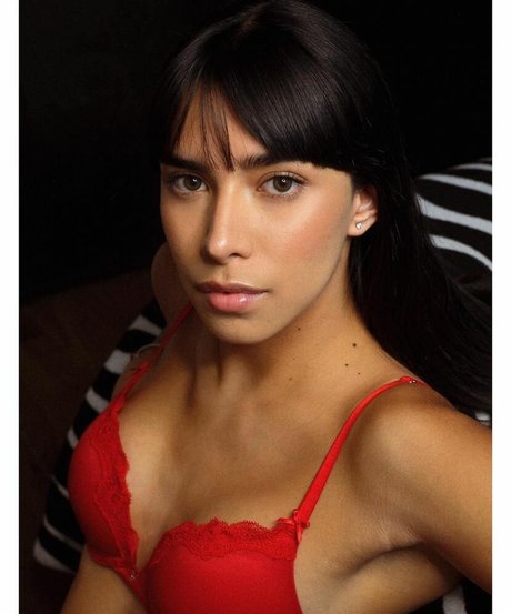 Gabrielle M スター ヌード アーカイブ