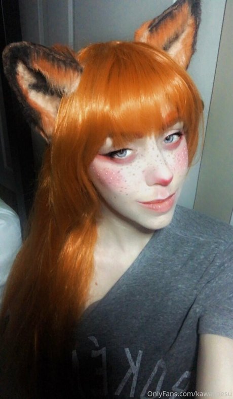 camghoul ホット女優 写真