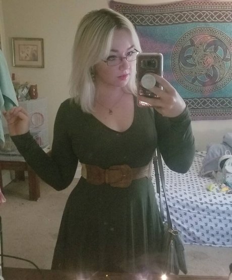 コスプレ ヘンタイ オンリーファンズ エロチック 写真