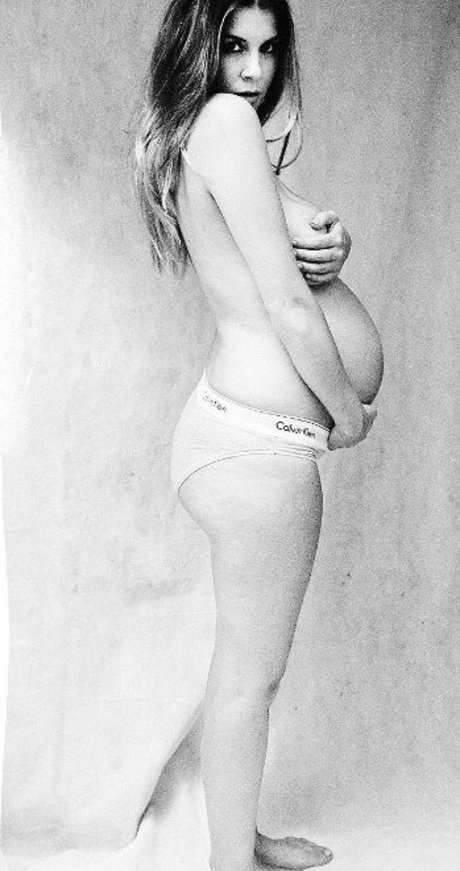 Pregnant Women ホットなモデル 写真