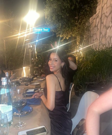 Izabella Alvarez ホットモデル 写真