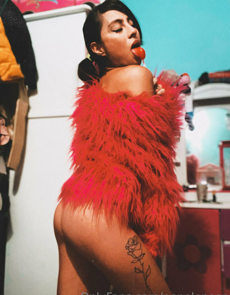 penelopear ポルノスター 写真