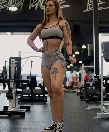 Natasha Gillem トップスター ギャラリー