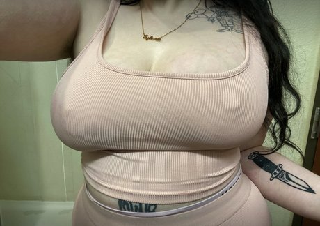 sylviadream ヌードのポルノスター 画像