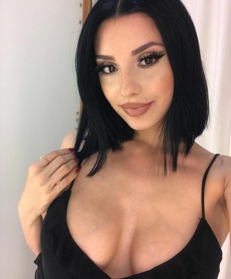 Aslihan 美しいスター ギャラリー