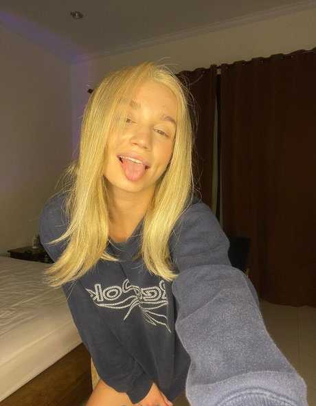 Christi Vovk セクシーモデル 写真