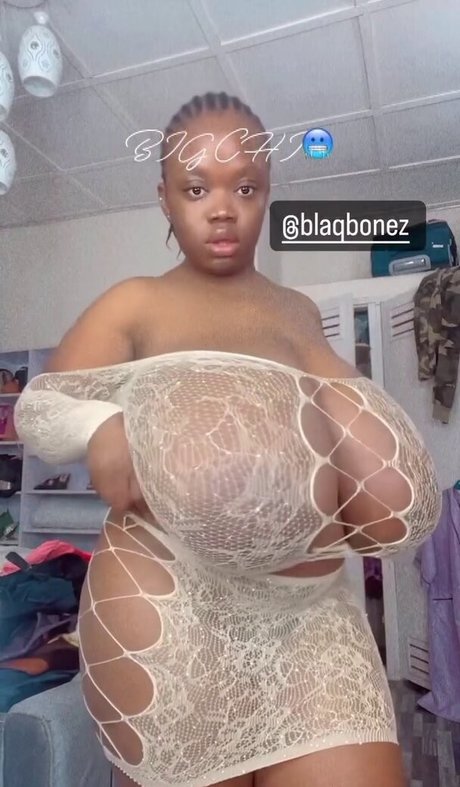 Chanel La Croix 写真集