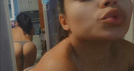 黒髪の熟女オンリーファンズ アートポルノ アーカイブ