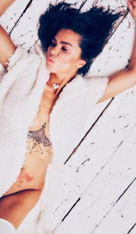 Karina Zvereva ホットなポルノスター 写真