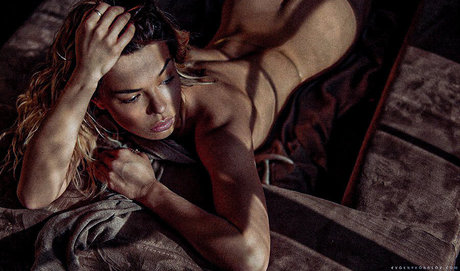 Karina Zvereva エロティックモデル 写真