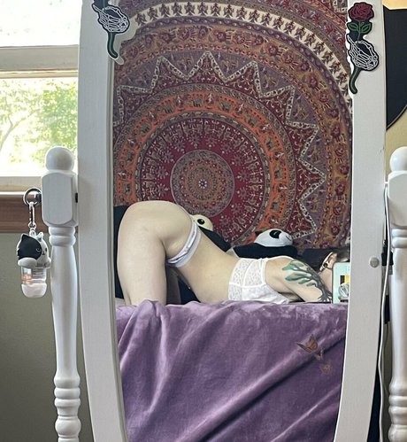 アナル輪姦オンリーファンズ セクシーヌード 画像