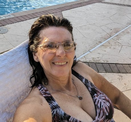 Italian Mama エロティックモデル ギャラリー