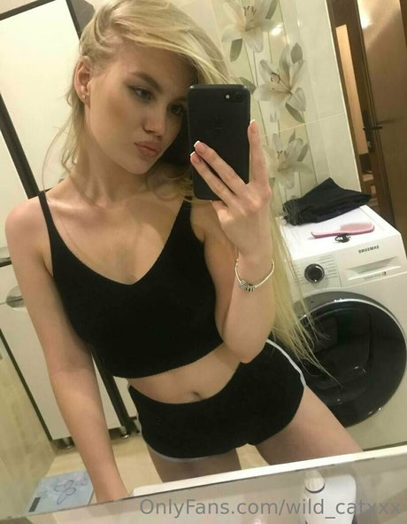 オンリーファンズの動画 セクシーヌード 写真