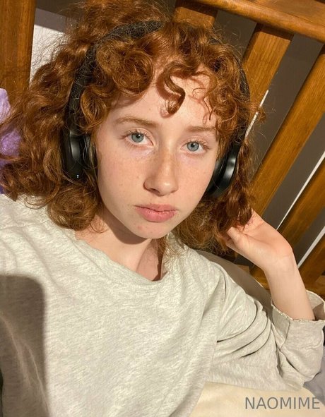 naomime ホットなスター 写真