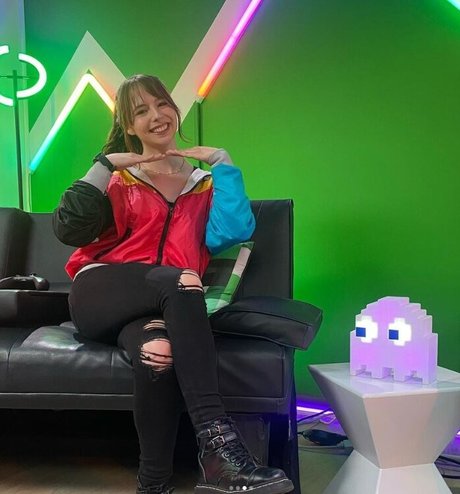 Chelsea Cook アートモデル 写真