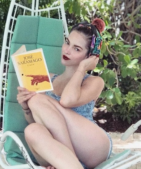 小柄な足オンリーファンズ ホットヌード アーカイブ