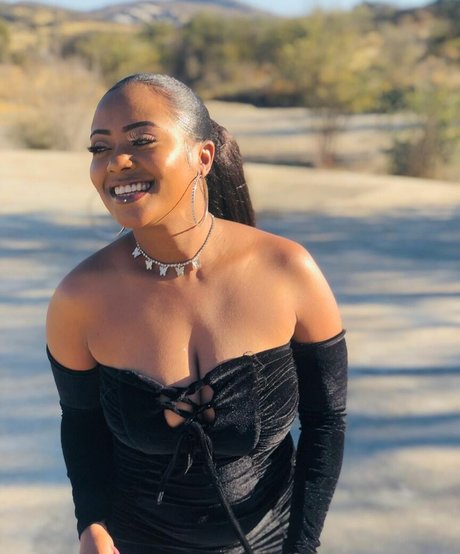 陸軍の熟女オンリーファンズ 無料 ギャラリー