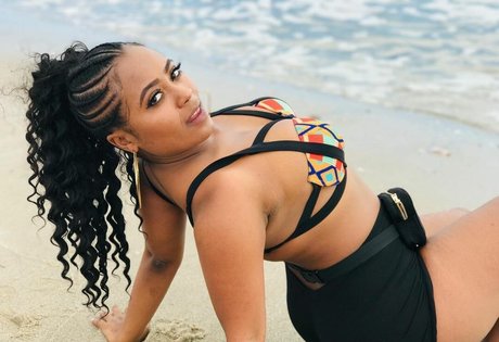 Bella Batista 素敵なモデル 写真