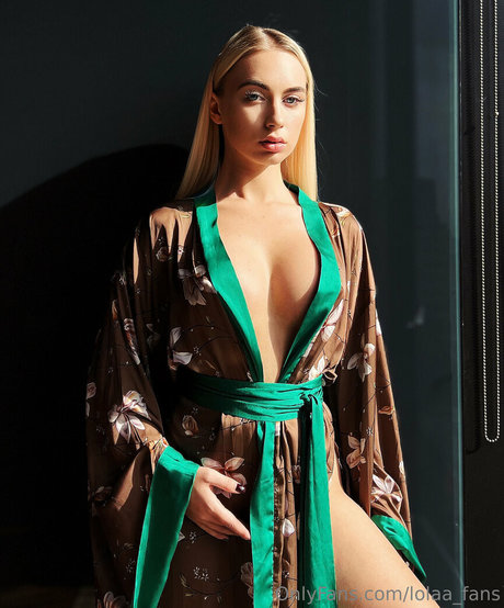 lolaa fansvip ヌードスター 写真