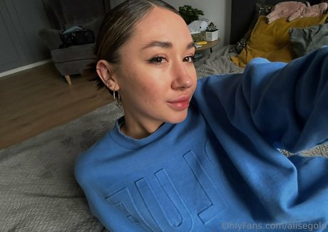 レズビアンマッサージオンリーファンズ ポルノ 写真