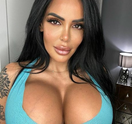 Holly James セクシーなスター 画像