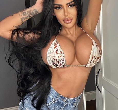 Holly James ポルノスター 写真