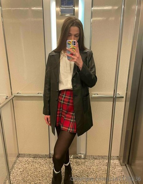 layla role アダルトモデル 写真