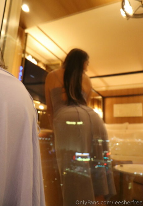 leesherfree 裸のポルノスター 写真