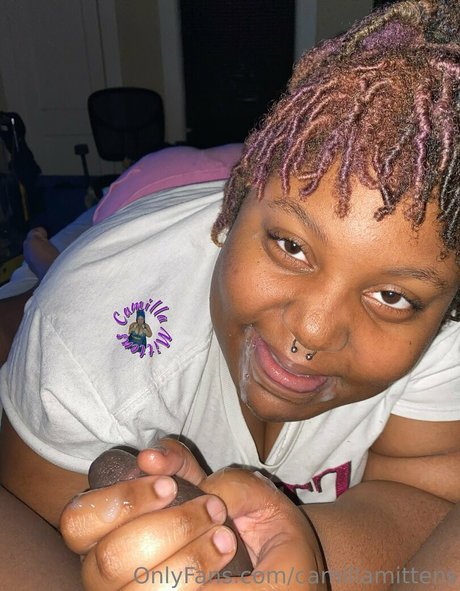 Camilla Mittens トップスター アーカイブ