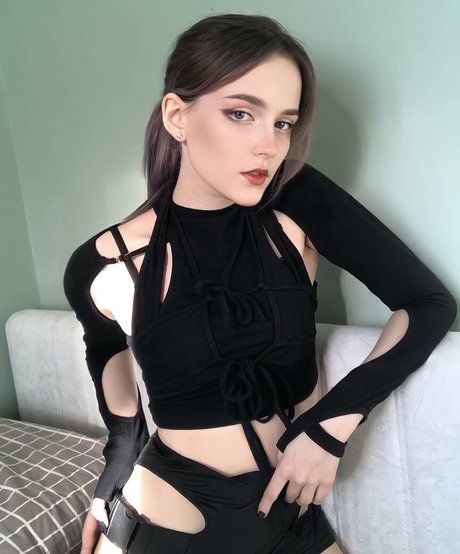 ジンジャーティーンオンリーファンズ アート裸 画像