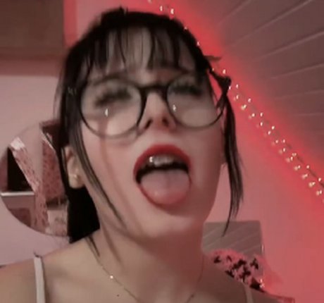 rosegirl242 かわいいモデル 写真