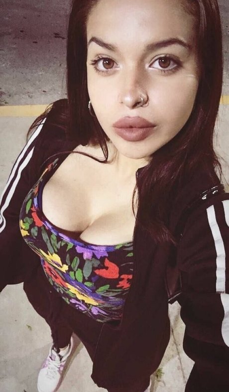 Nosoyluksi セクシーモデル 写真