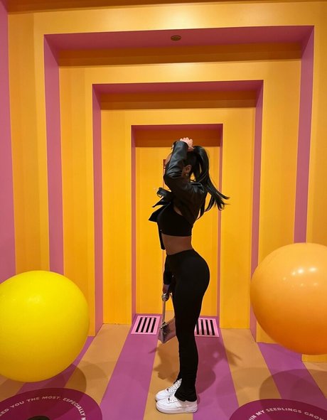 allydsworld かわいいモデル 写真